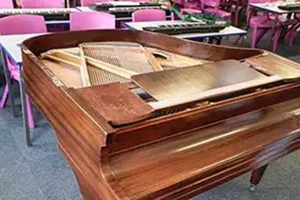 Piano movers for the music industry and public